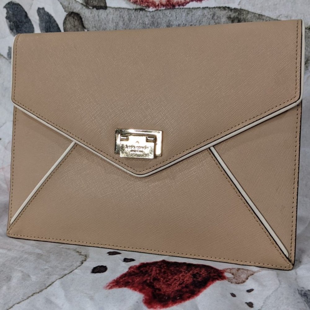 Kate Spade Envelope Clutch in Warm Sand